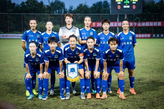 踢球失利后，他慷慨捐款100万美元帮助儿童医院